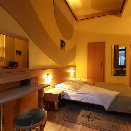 לינה וארוחת בוקר Jordan Goscinne