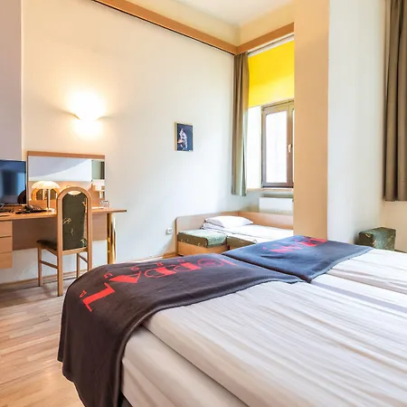 לינה וארוחת בוקר Jordan Goscinne