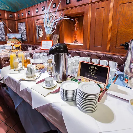 לינה וארוחת בוקר Jordan Goscinne 4*