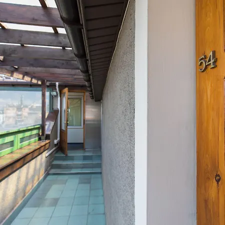 לינה וארוחת בוקר Jordan Goscinne 4*